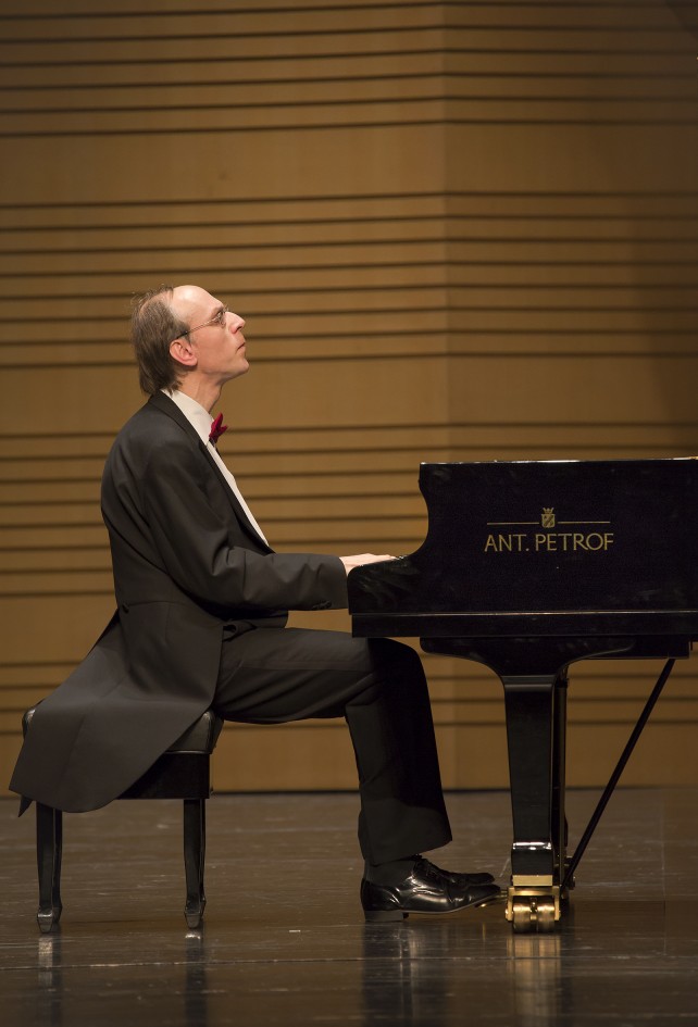 Igor Ardašev playing ANT.PETROF grand piano.